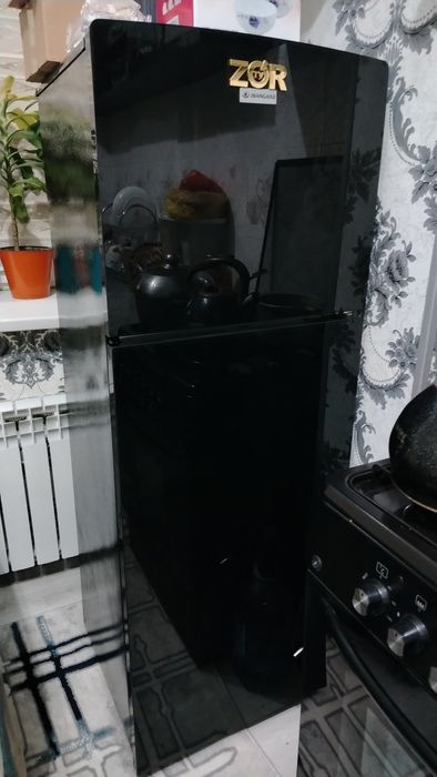 Xolodilnik srochna sotiladi ishlab turibdi usta kormagan