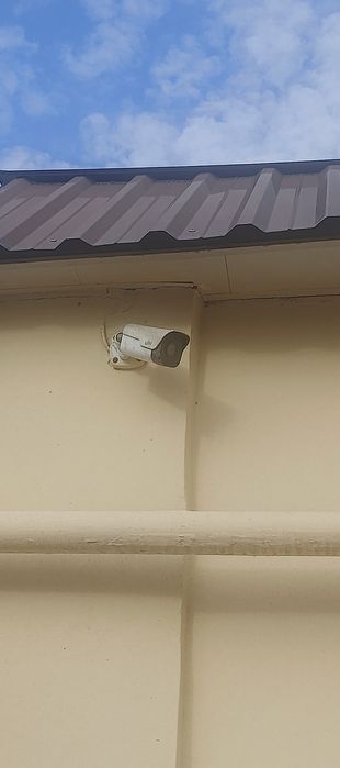 Продам камеры с хард 1 терабайт не дорого 2 камеры в комплекте