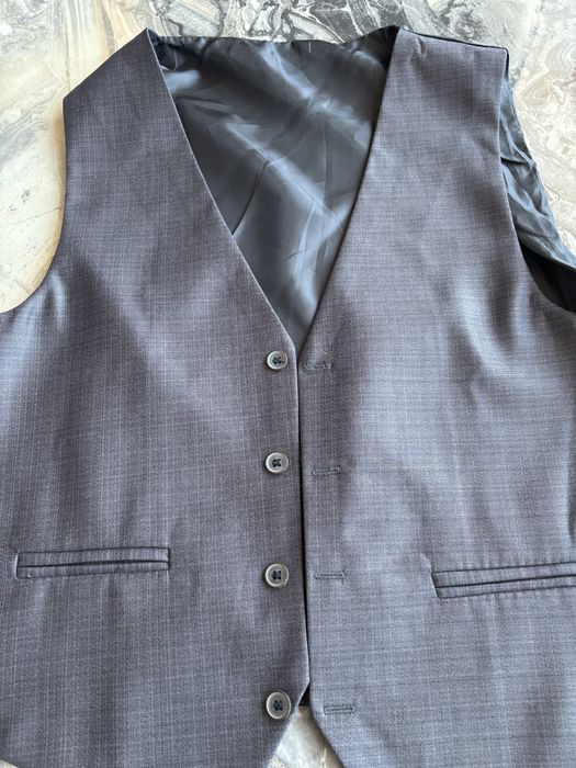 Продам мужской костюм