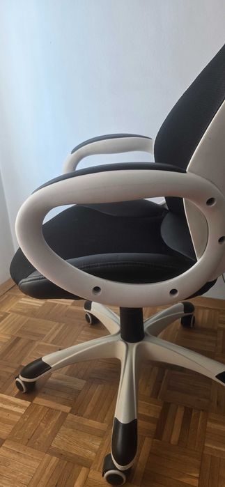 Работен стол Mistik Black, дамаска и меш, черно и бяло, с механизъм