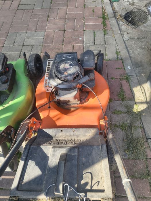 Mașini de tuns iarba termice