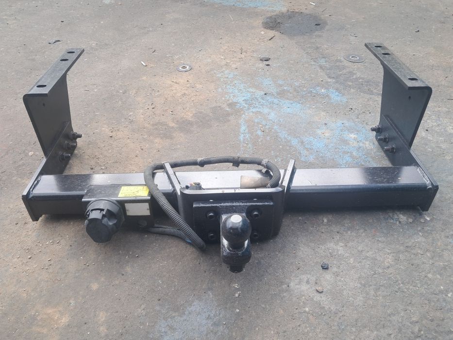 Cârlig remorcare iveco daily