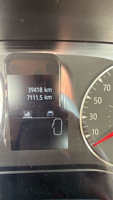 Persoana fizica vand dacia logan 3