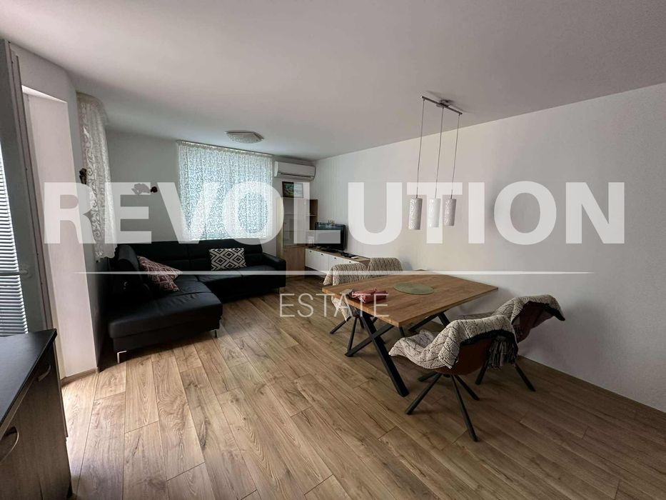 Дава се под наем Двустаен апартамент в Варна, Център - 55 кв.м за 575 € - Снимка #3