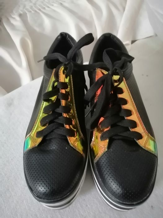 Обява 23 Нови дамски обувки