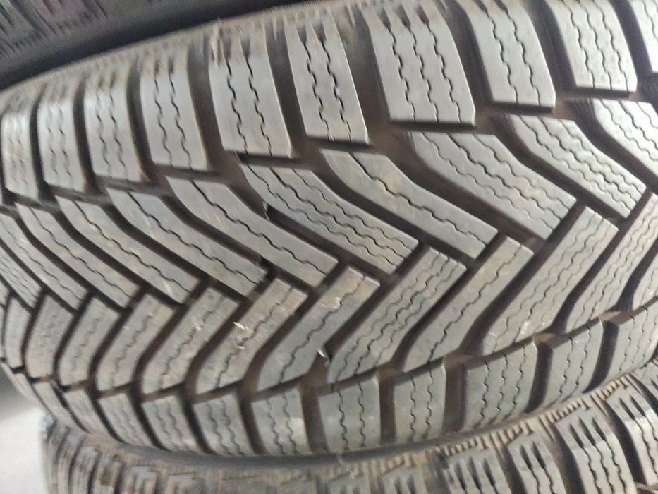 2 бр зимни 205/55/16 Michelin Дот 23г