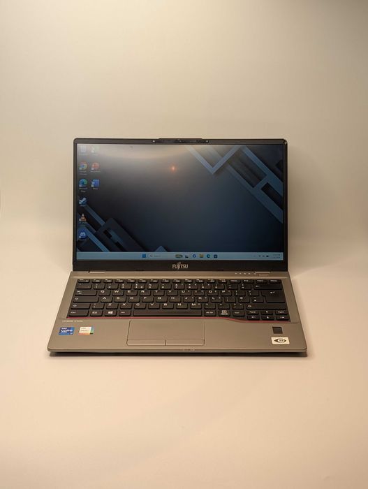 Laptop Fujitsu LIFEBOOK U7411, Intel Core i7-1185G7, 16GB RAM, 256GB SSD, Microsoft Office Activat, Baterie Excelenta