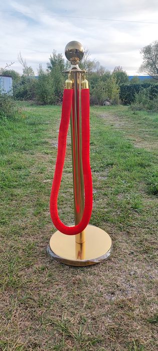 Ограничителни колчета с въжета под наем – за събития, изложби