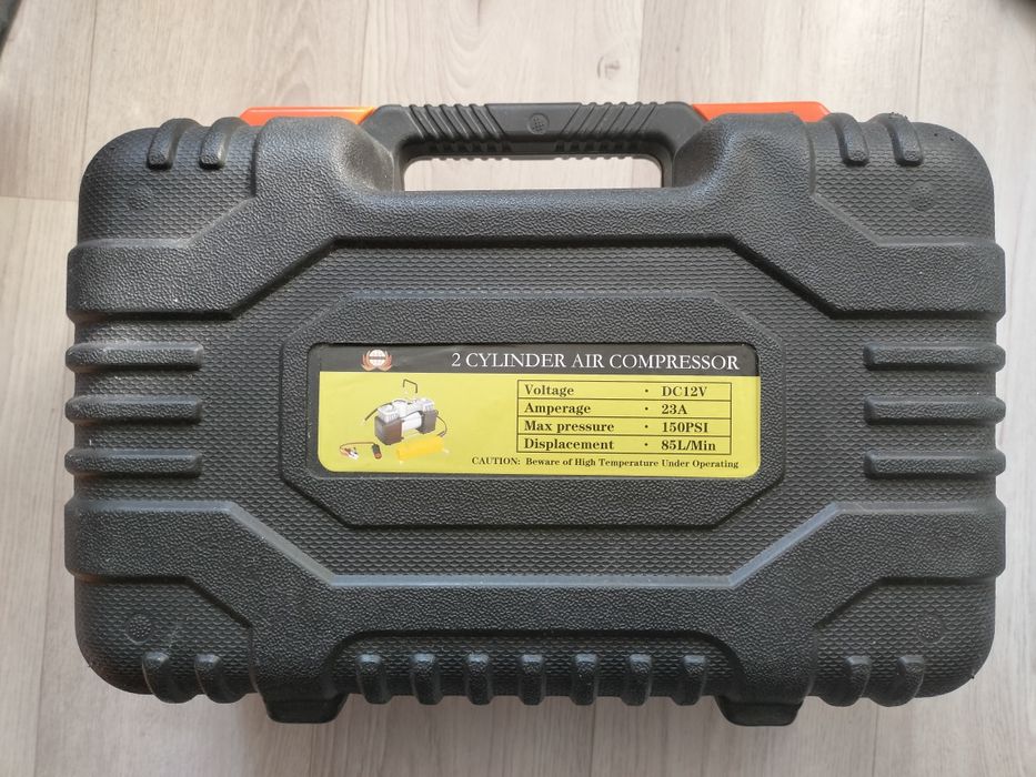 Автокомпрессор в кейсе
