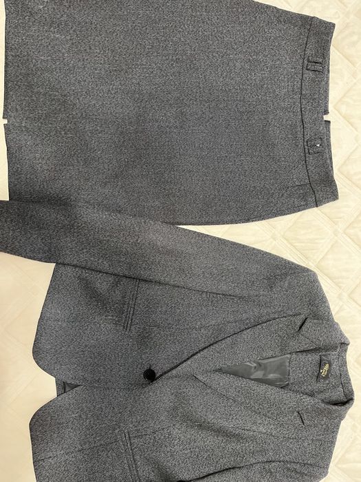 Продам костюм женский