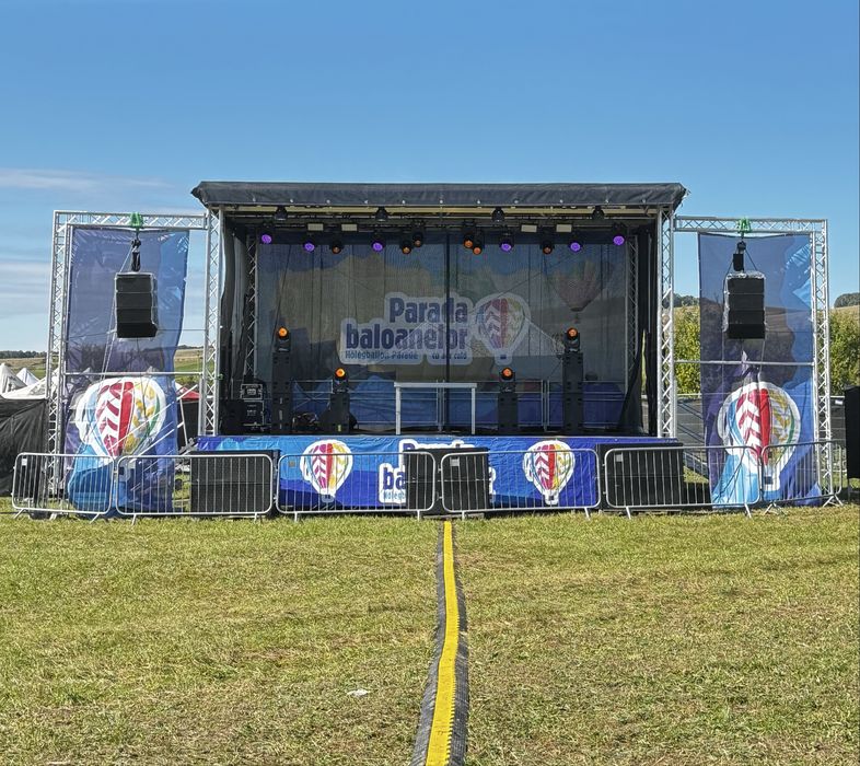 Servicii de sonorizare și lumini, scenă, concerte, nunți, festivaluri.