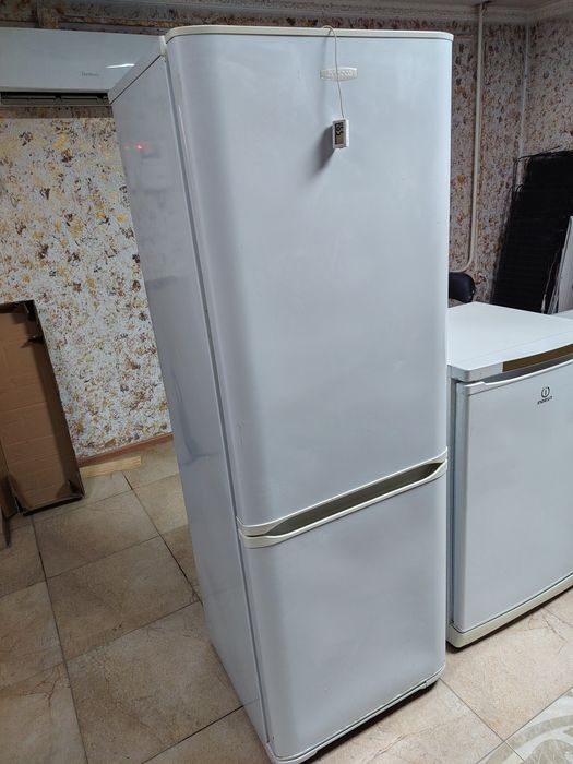 Холодильник бирюса