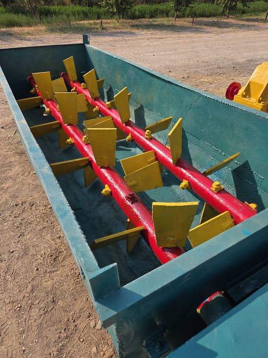 Гишт завод учун мишалка , мотор редуктори билан. Холати ало ,ишламаган