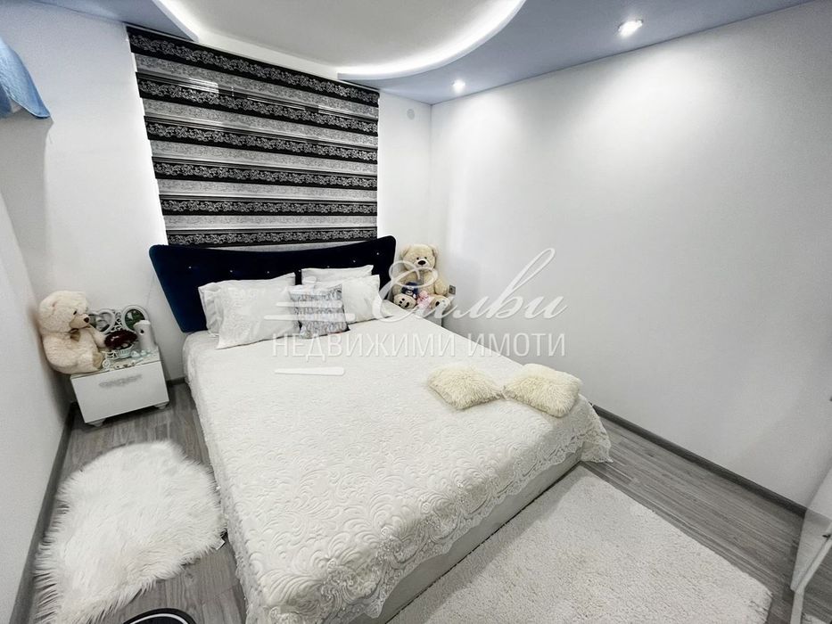 Двуетажна ТУХЛЕНА вила на плоча - м-т Под Манастира!