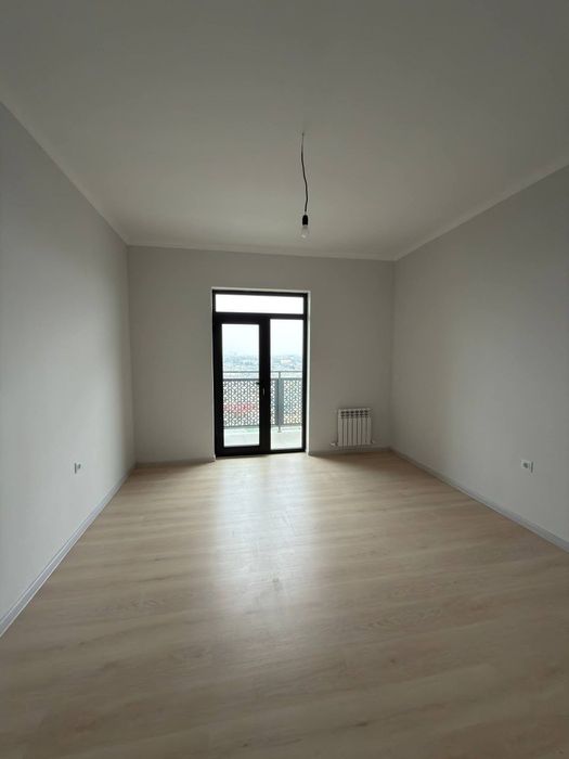 Arzonga 2 xonali kvartira srochna sotiladi