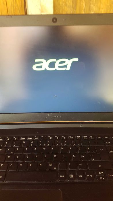 Продавам ACER A315-41-R9VO Счупена матрица
