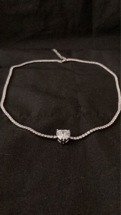 Сребърно колие с камъче