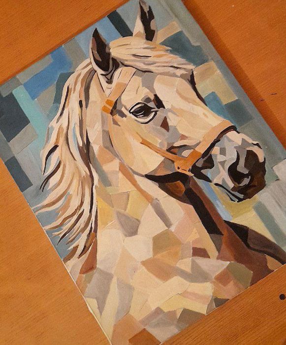 qo'l  mehnatida chizilgan dekarativni ot rasmi