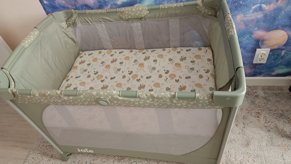 Детская кроватка манеж Joie