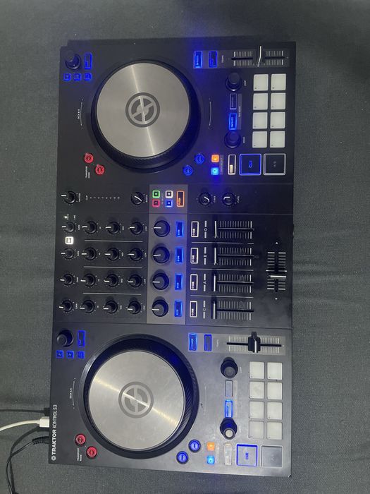 Dj- Контроллер Traktor Kontrol S3 MK3