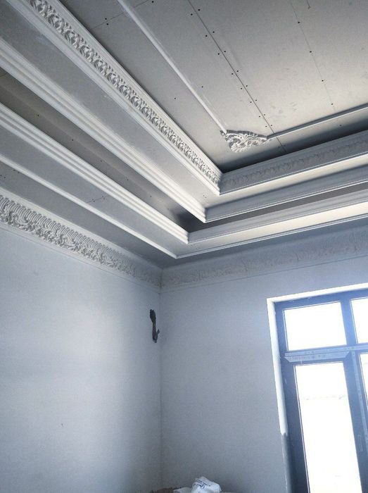 gipskarton va malyarka dekor laminat