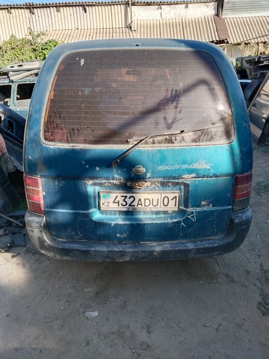 Ниссан Серена с23 на разбор