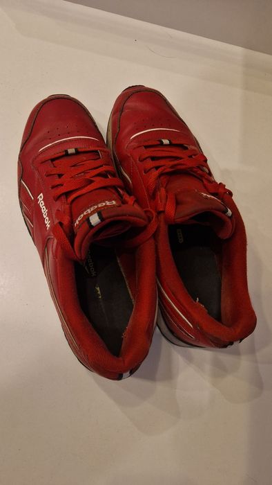 Vand adidasi Reebok roșii
