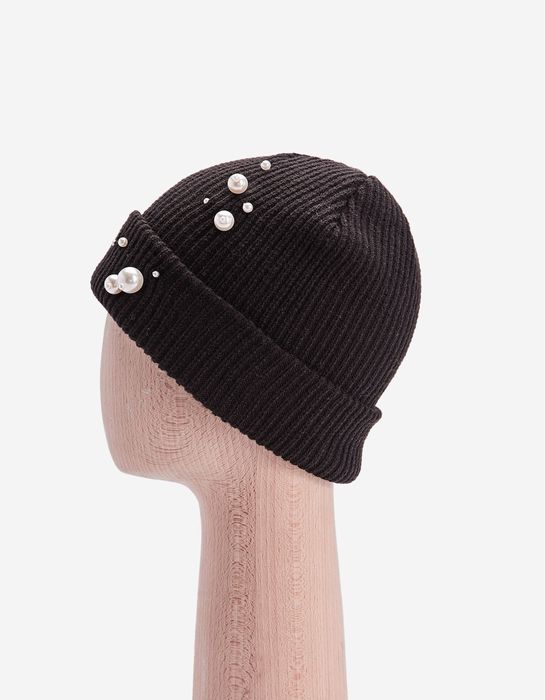 Нова зимна шапка с перли Stradivarius