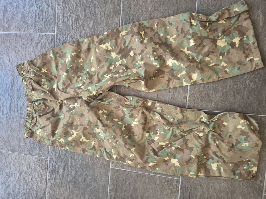 Costum intemperii combat