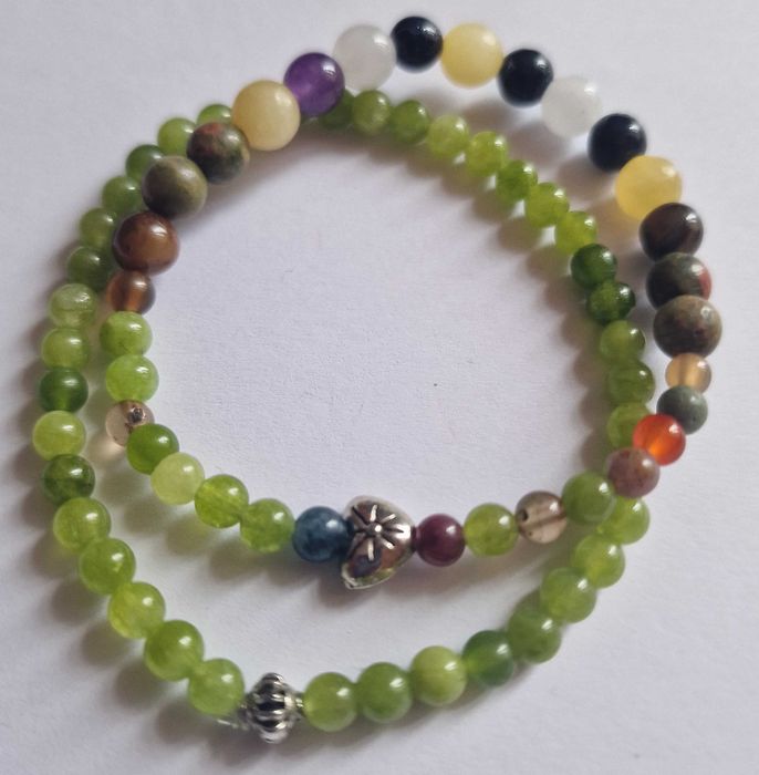 Дамски гривни от естествени камъни