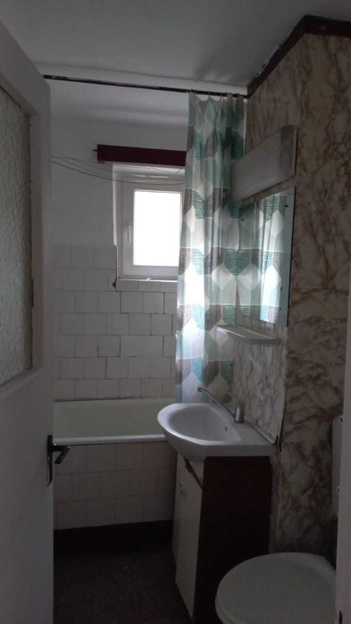 Inchiriez 6-9 august apartament 2 camere
