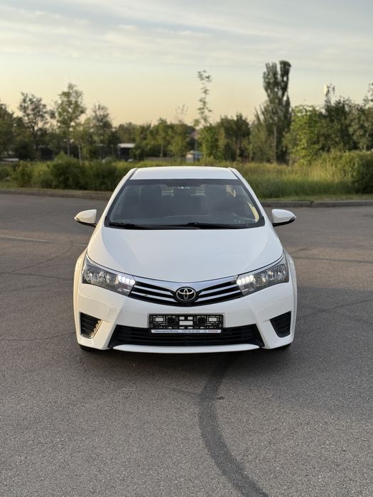 Противотуманныне фары тойота королла Е180