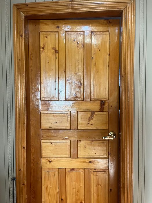 Продам двери деревянные бу