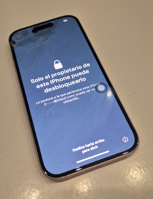 iPhone 15 Pink – Заключен iCloud
