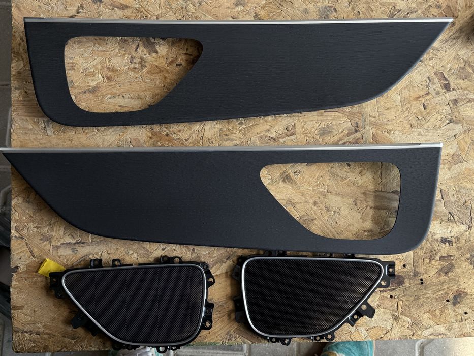 Оригинални лайсни и капачки за врати Mercedes-Benz GLS 2021