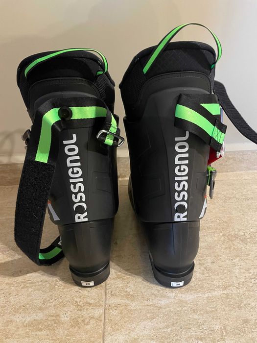 Чисто НОВ ски комплект