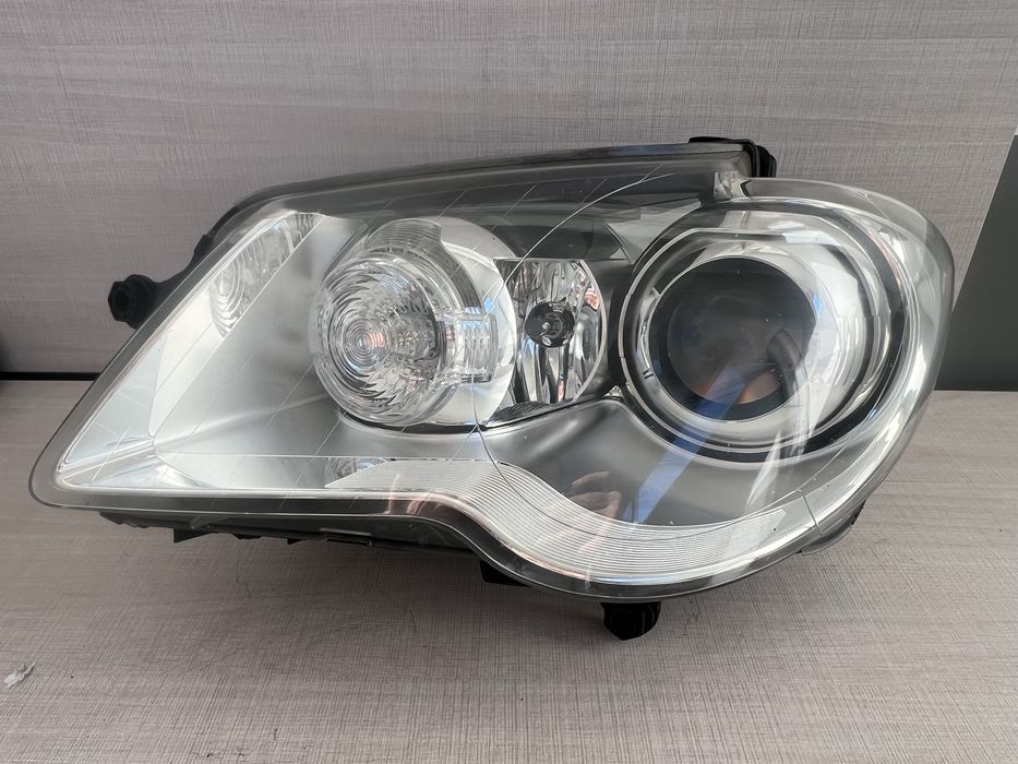 Фарове VW Touran 2010г