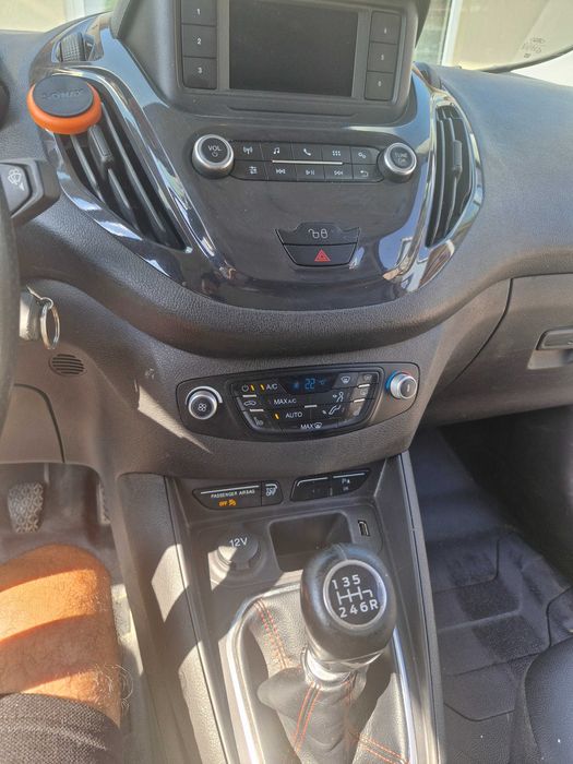 Ford Tranzit Courier