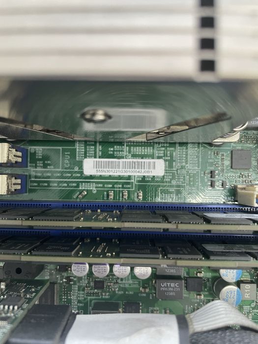 Серверное шасси CSE-825