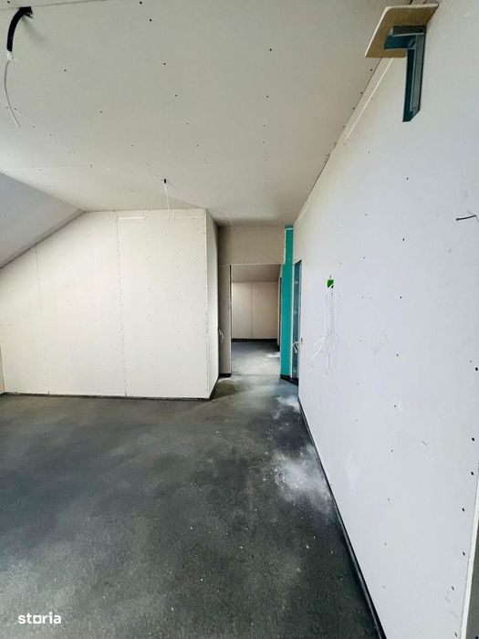 Casa finisata la cheie cu 5 camere in localitatea Santandrei