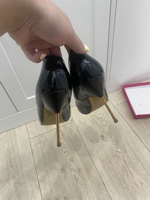 Продам туфли черные