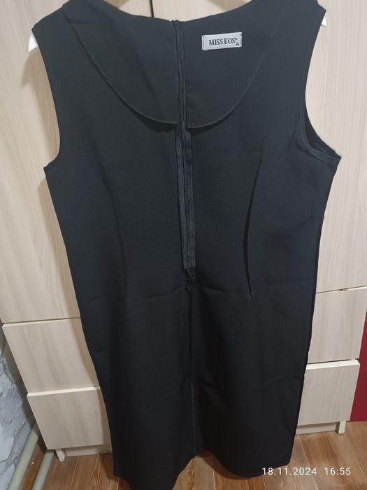 Платье чёрное классика.