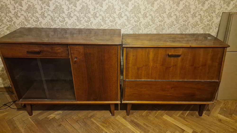 Продам старинный комод с выдвижным ящиком