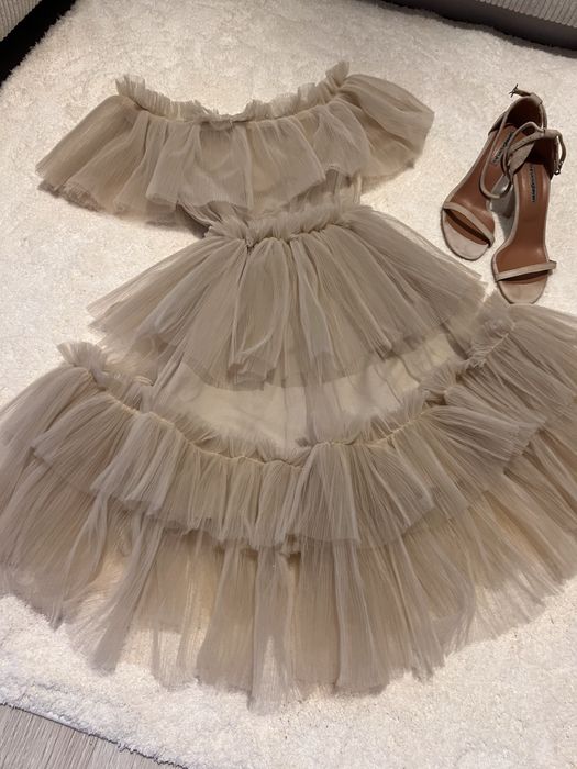 Дамска стилна рокля с голи рамене