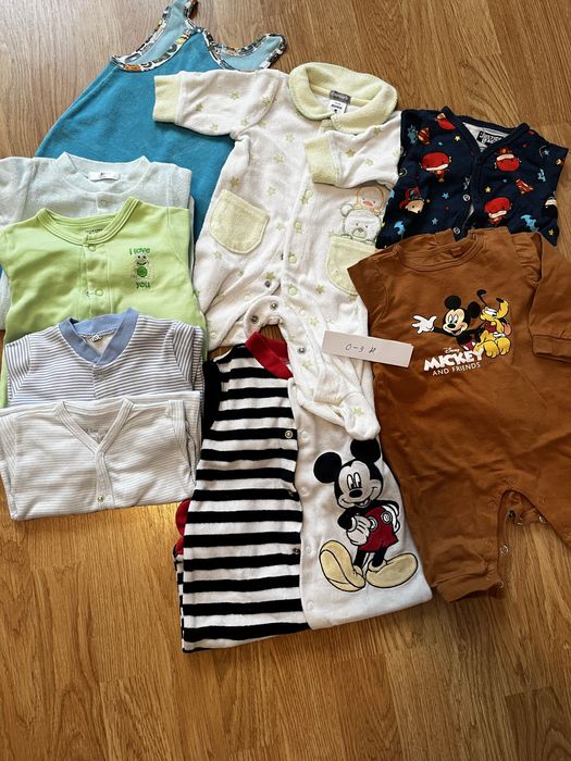 Haine bebe 0-12 luni in stare foarte buna