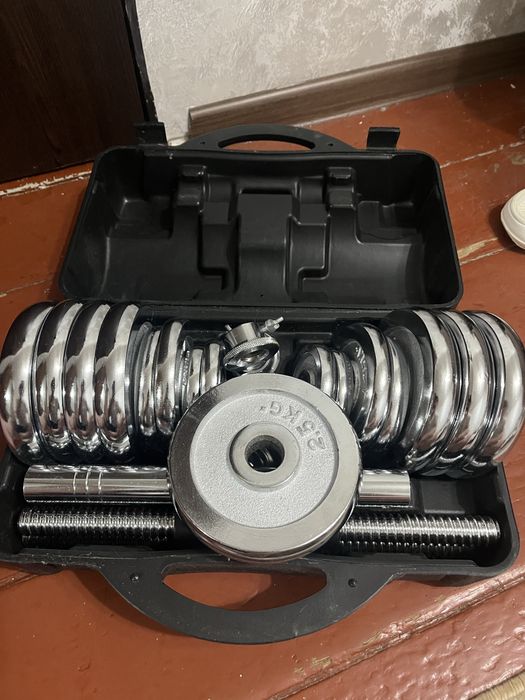 Продам набор гантелей