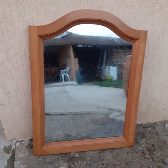 Oglinzi de pus în cameră .Și geam termopan