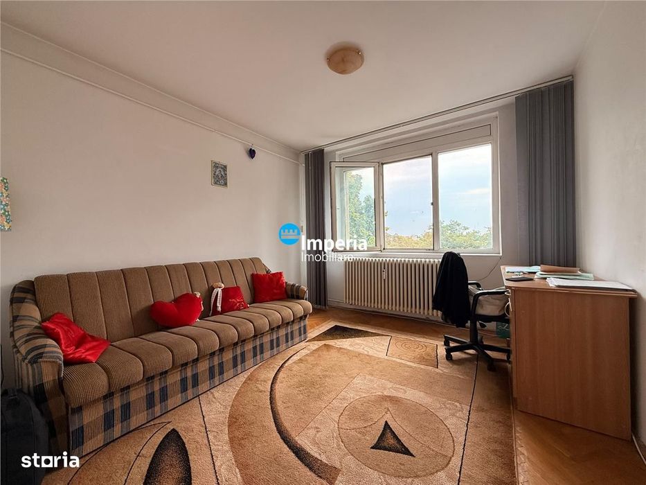 Apartament 3 cam, semi - decomandat, de vanzare zona Tatarasi - Flora