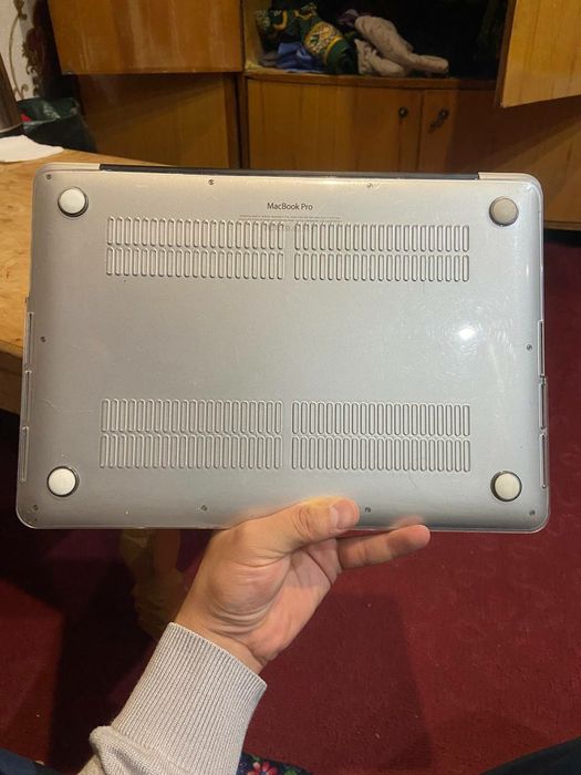 Mac Book Pro. срочна сотилади