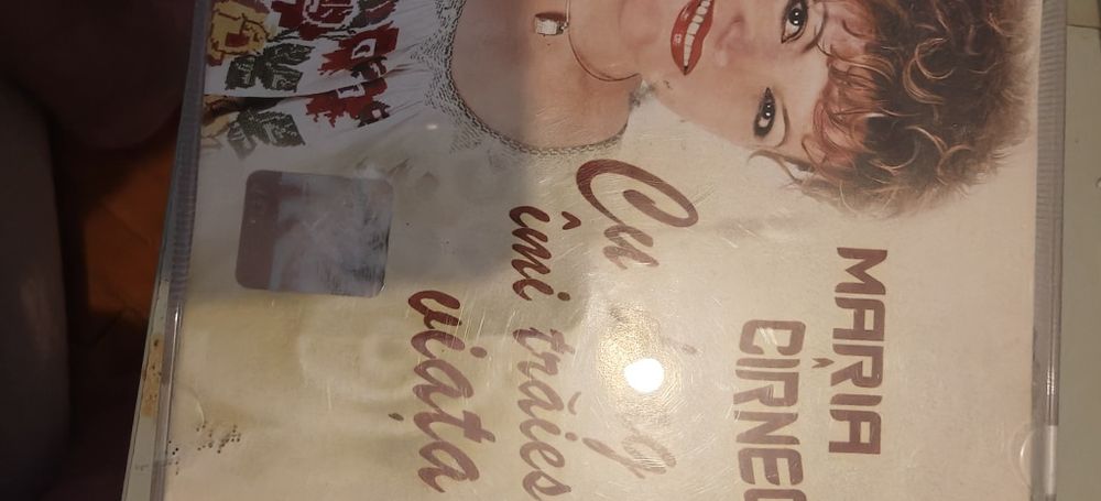 Vând CD-URI muzica populară și Iris